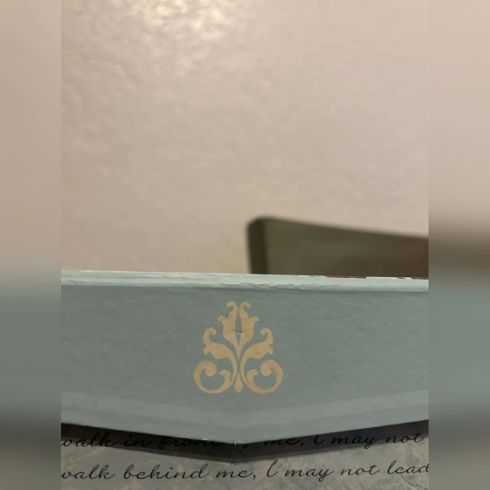 Like New! Encouraging Phrases Around A Beautiful Storing Box